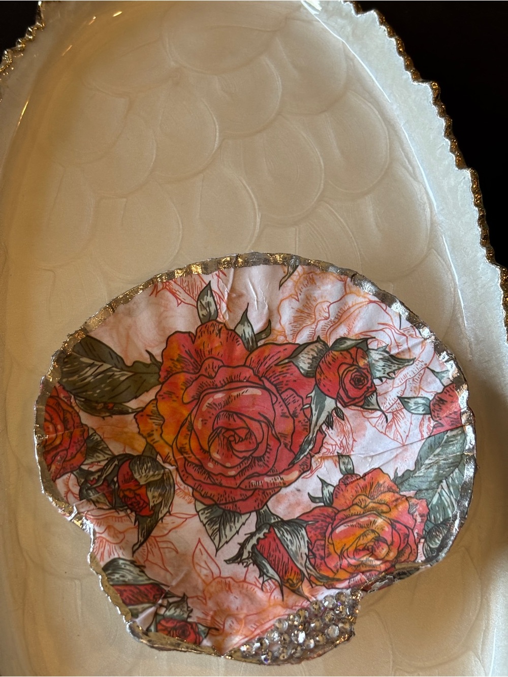 Decorated shell for holding trinkets, jewelry, or alone